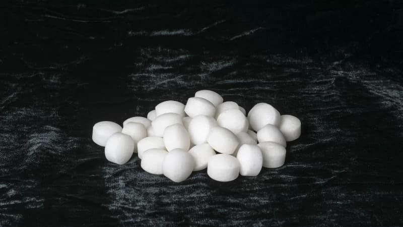 Naphthalene Balls Uses: Everyday Benefits for Home and Storage